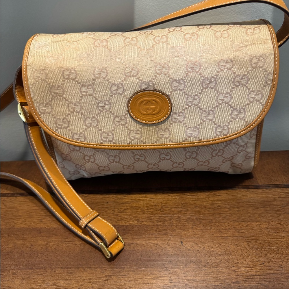 Vintagee Gucci